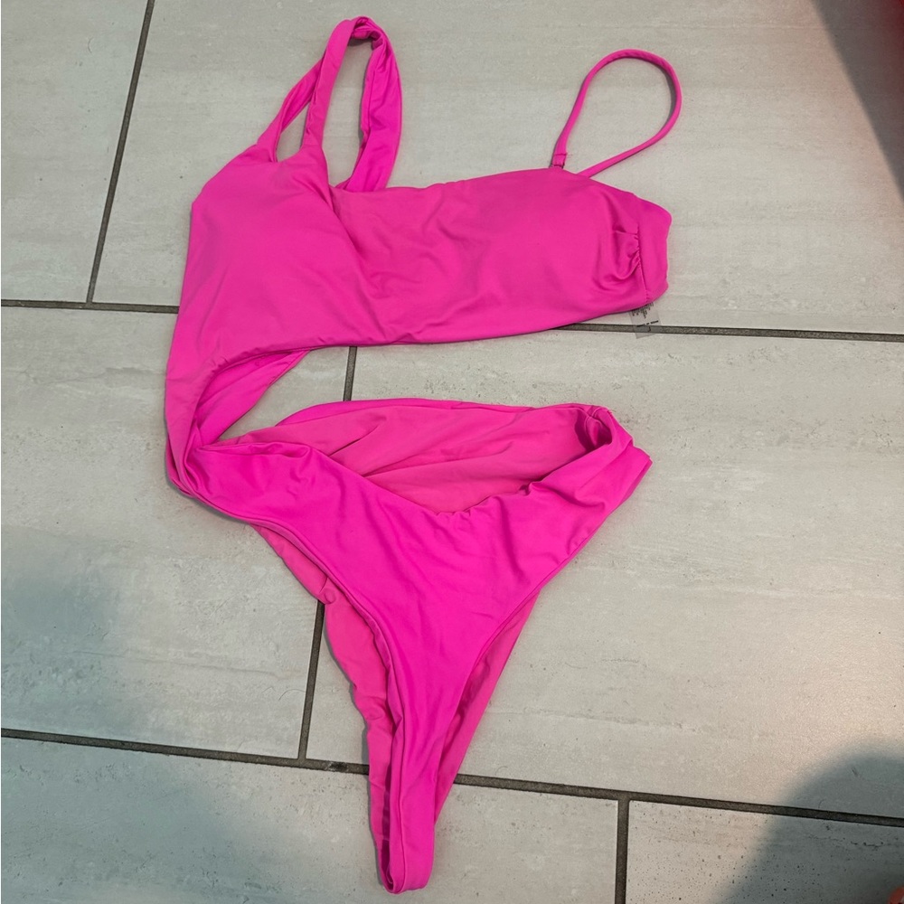 ONE PIECE BATHING SUIT